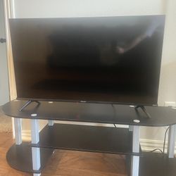 Hisense 40” TV Full HD with Stand