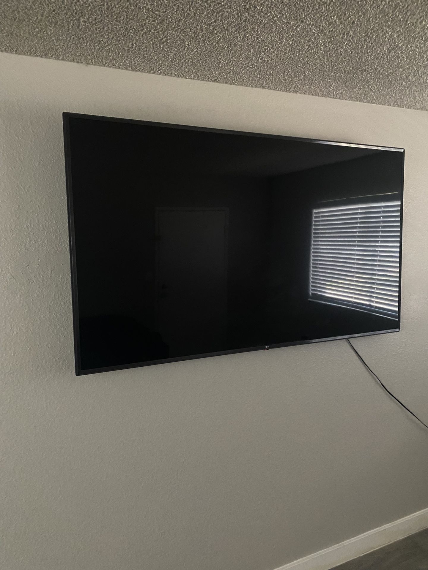 75 INCH LG TV FOR SALE $200