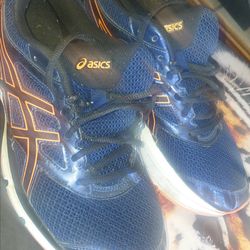 LIKE NEW MENS ASICS SZ 10