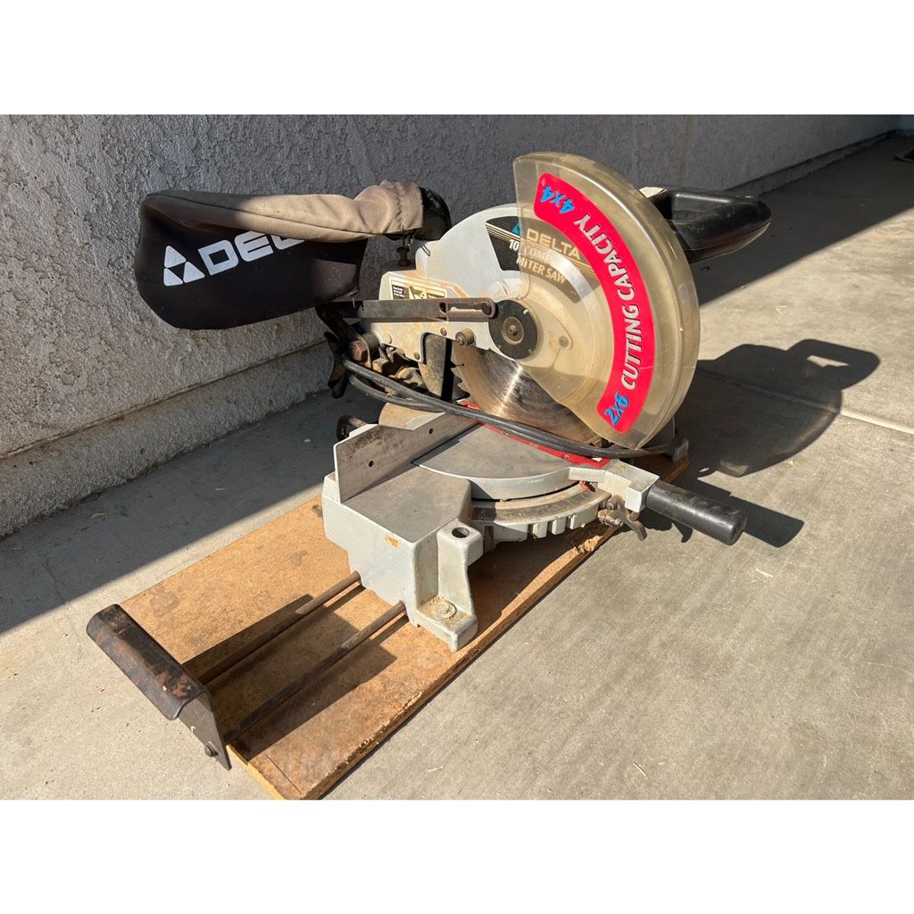 Delta 10" Compound Miter Saw