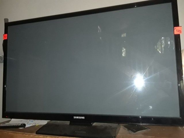 2 Samsung Tvs