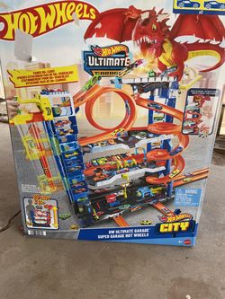 Hot Wheels City Ultimate Garage Playset with 2 Die-Cast Cars Storage for 50+ CAR