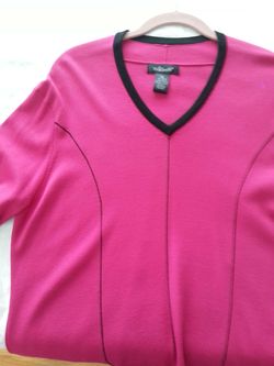 Willi smith ladies XL v neck