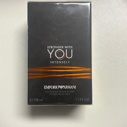 Giorgio Armani Stronger With You Intensely
