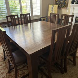 Dining room set for 8 with buffet
