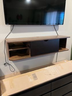 Entertainment shelf