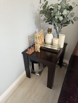**** Moving Sale**** Coffee Table & Two Night Stands