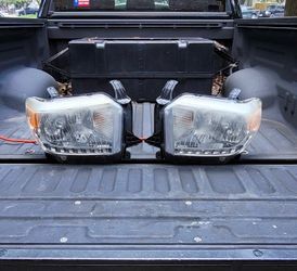 2016 Toyota Tundra Limited OEM Headlights – Pair