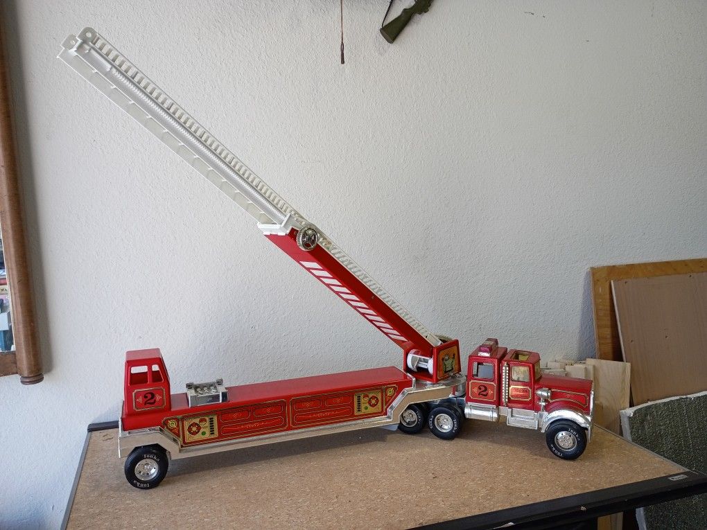 Make An Offer Vintage Tonka Hook and Ladder Fire Truck #2 Plastic/Steel Made In USA