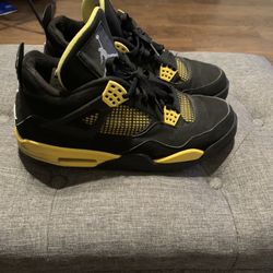 Jordan 4 Retro Thunder 2012 