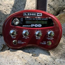 Line 6 POCKET POD - guitar headphone practice amp