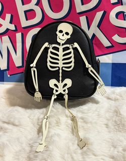Bath&BodyWorks Glow In The Dark Cosmetic Back Pack