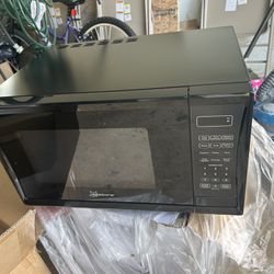 Seasons® 1.1 Cu. Ft. 1000-Watt Countertop Microwave, Black