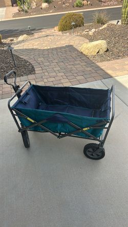 Foldable transport wagon for kids or animals.