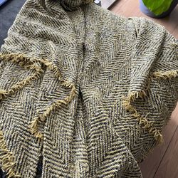 Women’s Dressy Ponchos ( One Size))