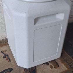 XL Durable pet food storage container "empty"  keeps freshness stays secure safe from pet dog cat