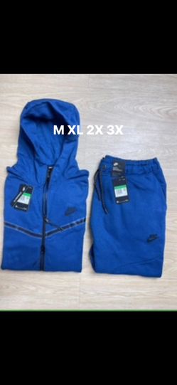 Nike Techs xtra Large 