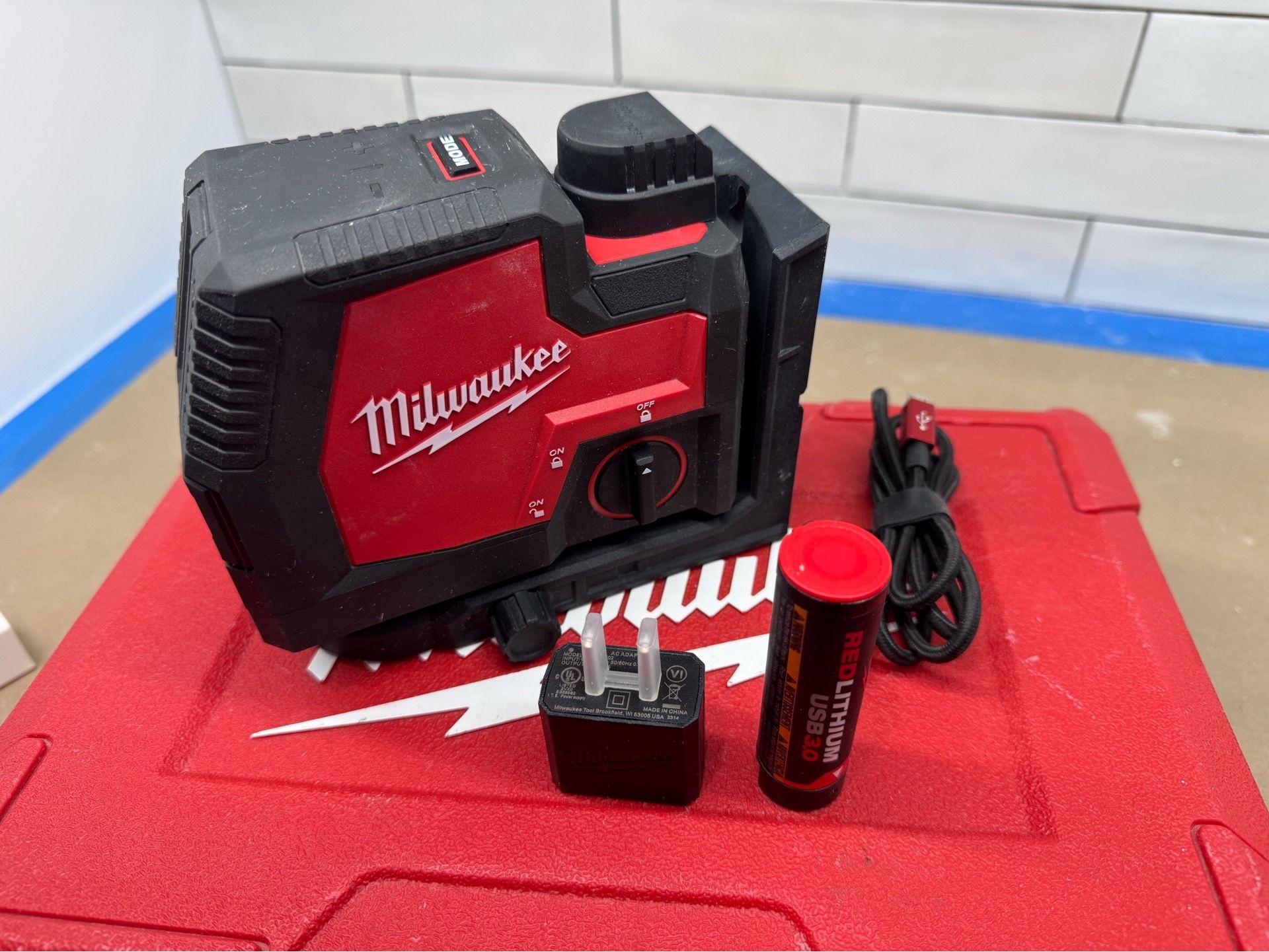 Milwaukee cross line laser