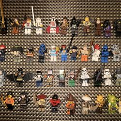 LEGO’s MINI FIGURES BUNDLE  (MAKE A OFFER)