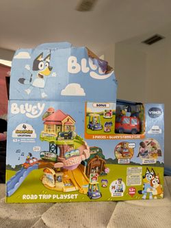 Bluey tree top play set