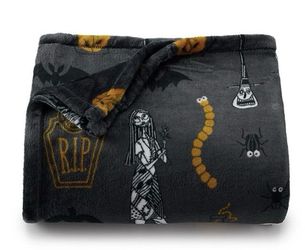 THE BIG ONE DISNEY TIM BURTONS THE NIGHTMARE BEFORE CHRISTMAS PLUSH THROW NEW