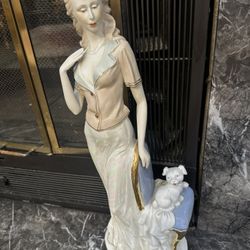 Statue 24”