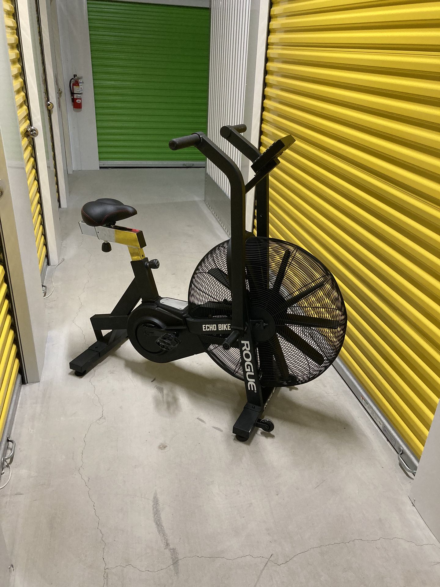 Rogue Fitness Echo Air Bike bicycle workout gym CrossFit