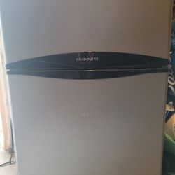 Frigidaire Mini Fridge Refrigerator