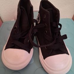 Kids Size 5  Converse  