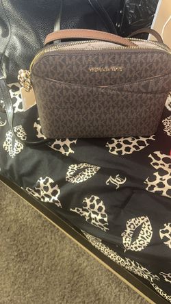 Micheal Kors Purse
