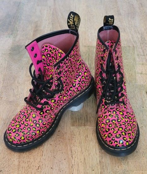 DR MARTENS WOMAN'S PINK  BOOTS