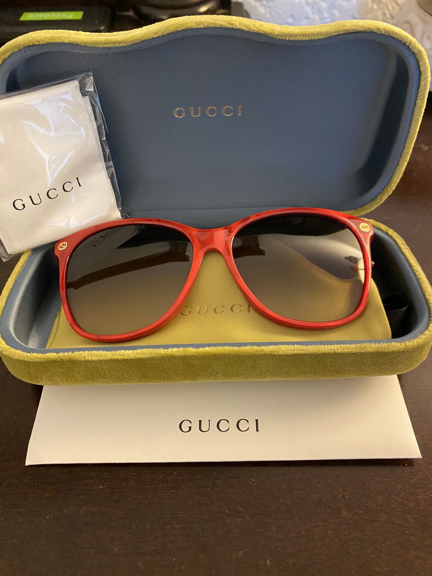 Brand New Gorgeous GUCCI Sunglasses-Red