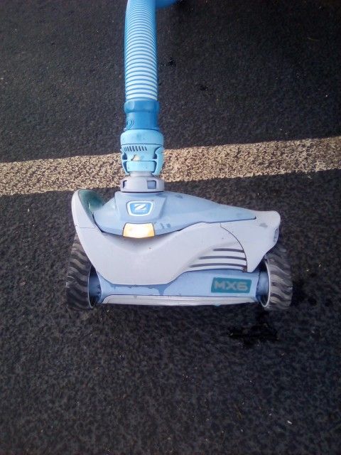 Zodiac MX6 Pool Vacuum