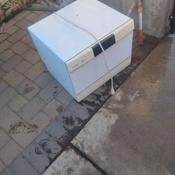 Dishwasher For Sale Around Price  2,500 But Salling For 200