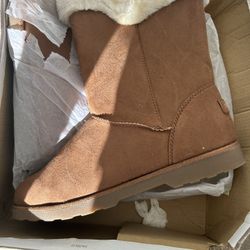 Brand New Women Boots 