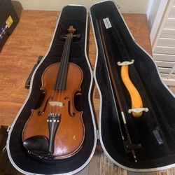 3/4 Violin, Violin Bow, Shoulder Rest, And Case