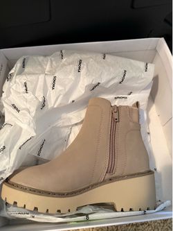 Girl boots size 13