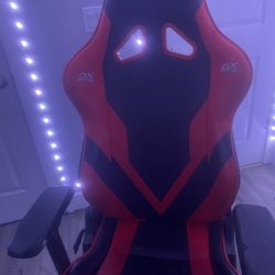 DxRacer Gaming Chair