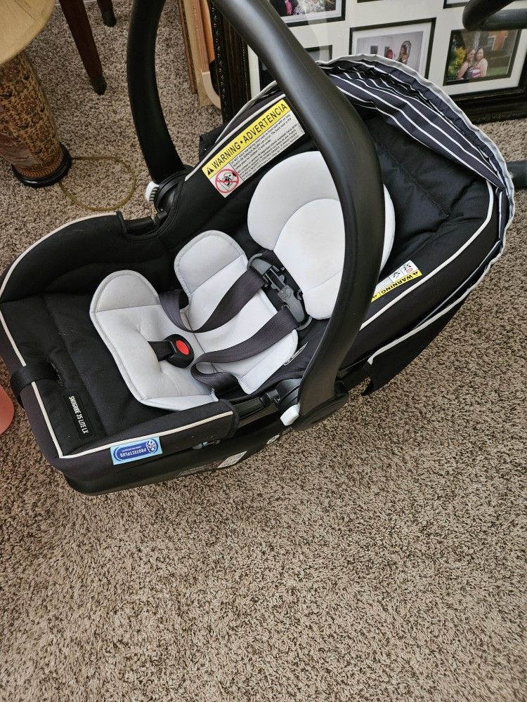 Graco Snugride 35 Infant Car Seat