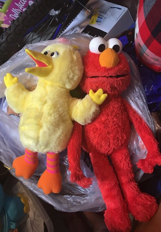 Eleo and yellow bird
