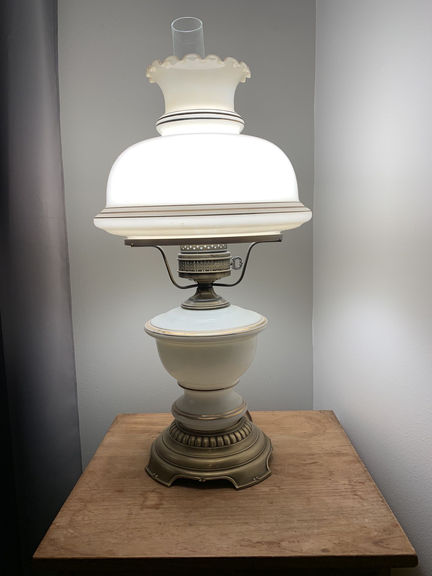 Vintage Quioizel Hurricane lamp 1978 With 3 Way Switch