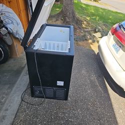15 Cubic Ft Chest Freezer Black