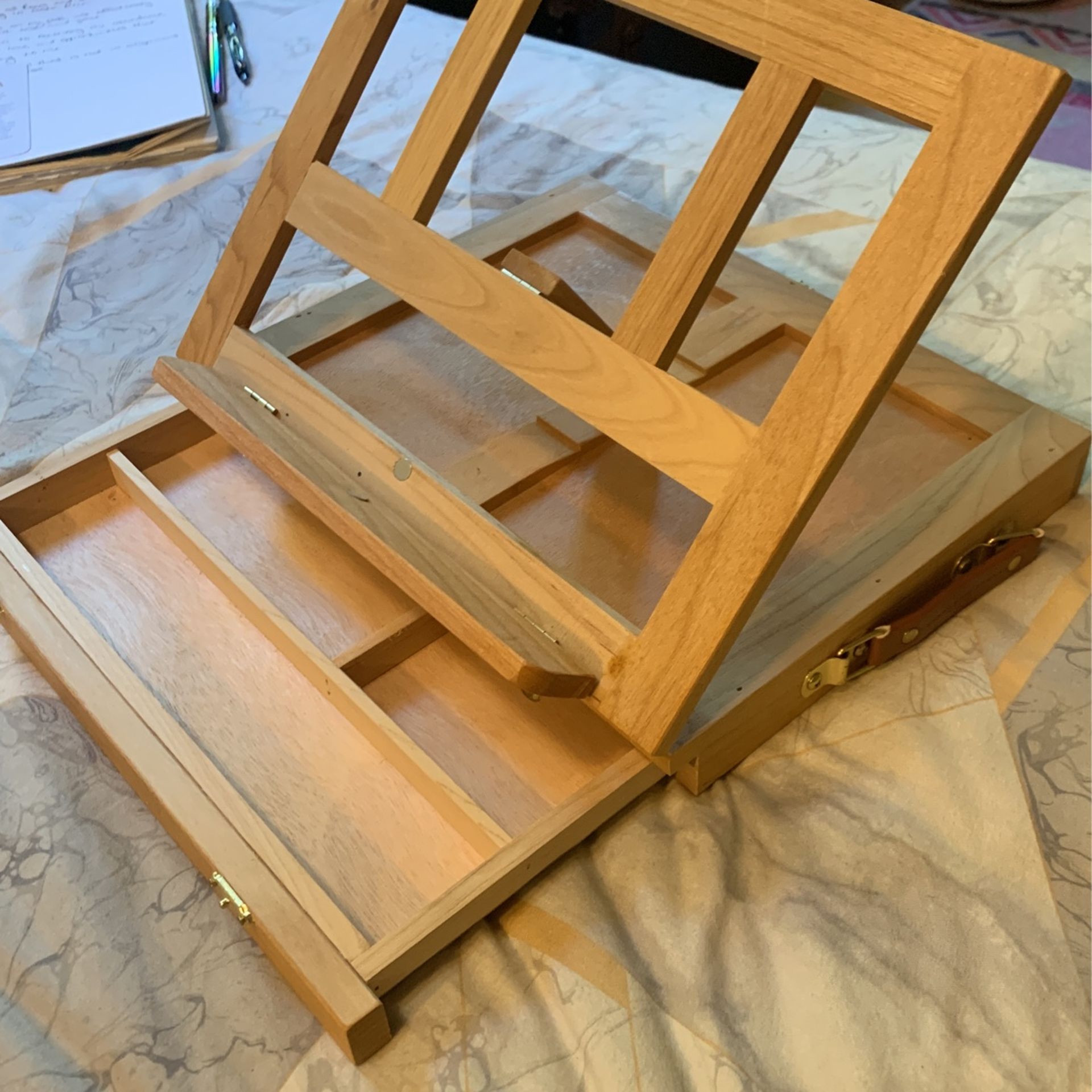 New Traveling Easel