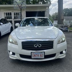 2011 Infiniti M56S