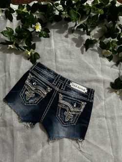 Short de mezclilla color azul oscuro