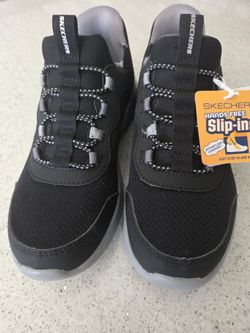 Boys size 2 sketchers slip in shoes