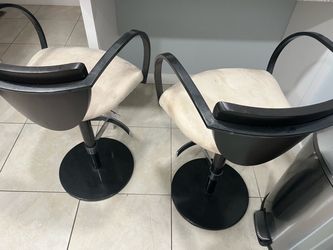 3 Bar stools