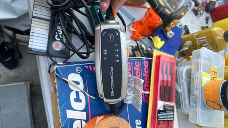 Porsche Battery Charger / Maintainer