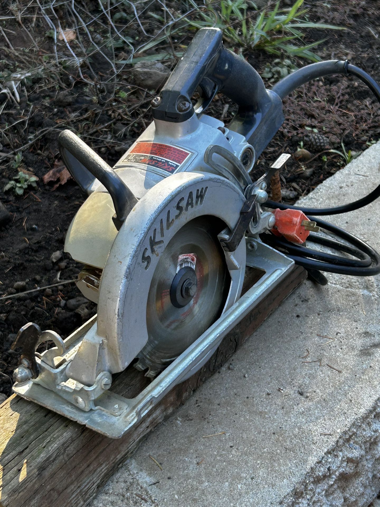 Skilsaw 7 1/4” Worm drive #77