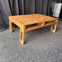 Rustic Reclaimed Wood Coffee Table – 4’ x 3’